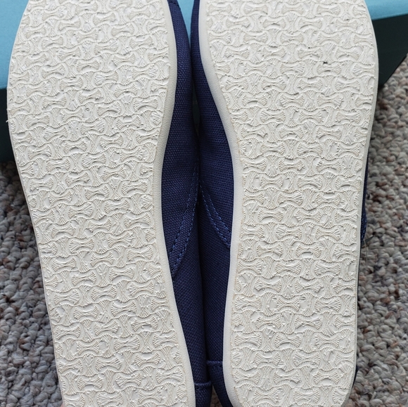 TOMS Canvas Shoes - Picture 5 of 6